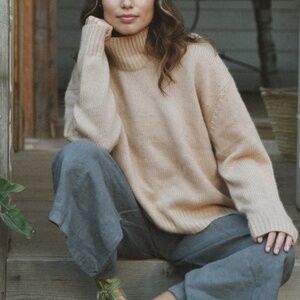 THE CASHMERE CARMEL SWEATER